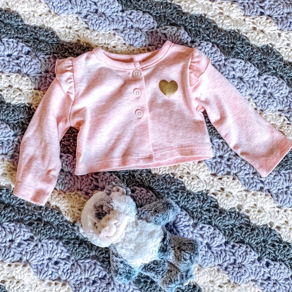3/$12 💜Carter’s NB Girl Light Pink Cardigan💜